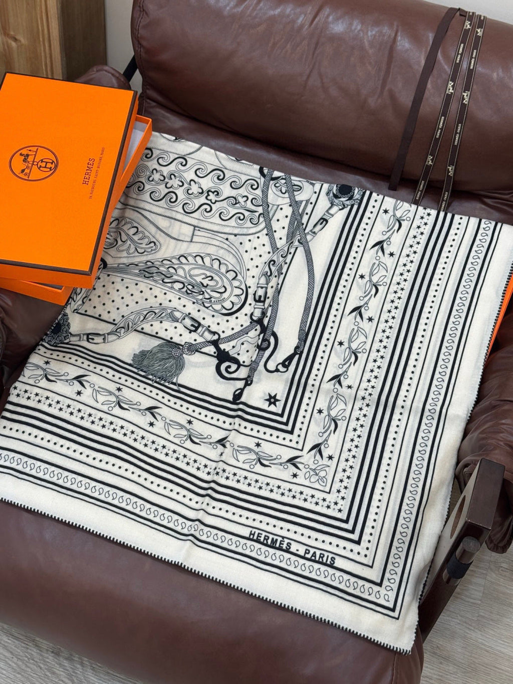 HERMES HERMES 25S SCARF 140 IN SILK CASERE 991677