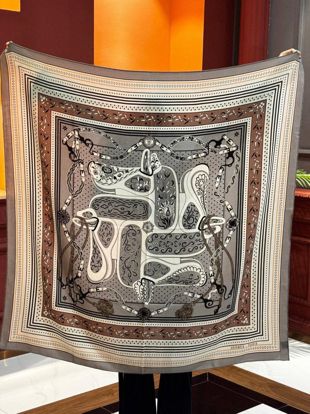 HERMES HERMES 25S SCARF 140 IN SILK CASERE 991678
