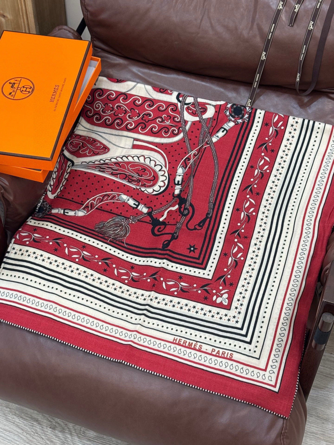 HERMES HERMES 25S SCARF 140 IN SILK CASERE 991679
