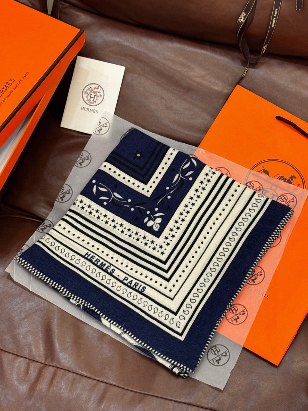 HERMES HERMES 25S SCARF 140 IN SILK CASERE 991681