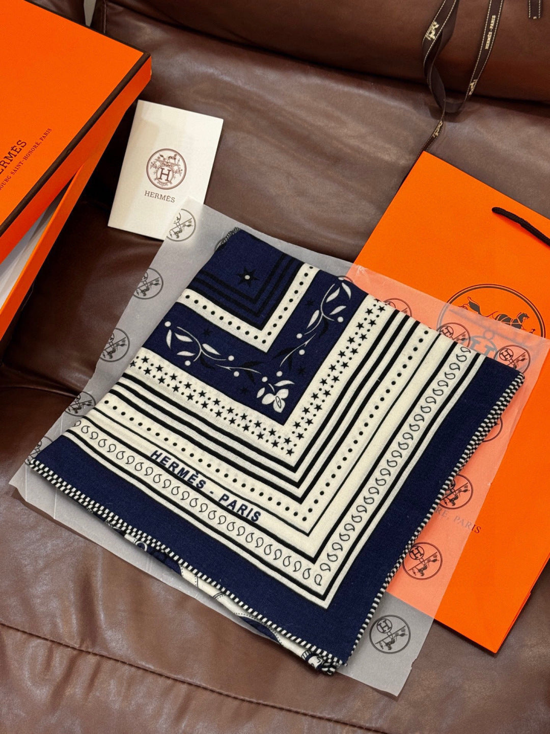 HERMES HERMES 25S SCARF 140 IN SILK CASERE 991681