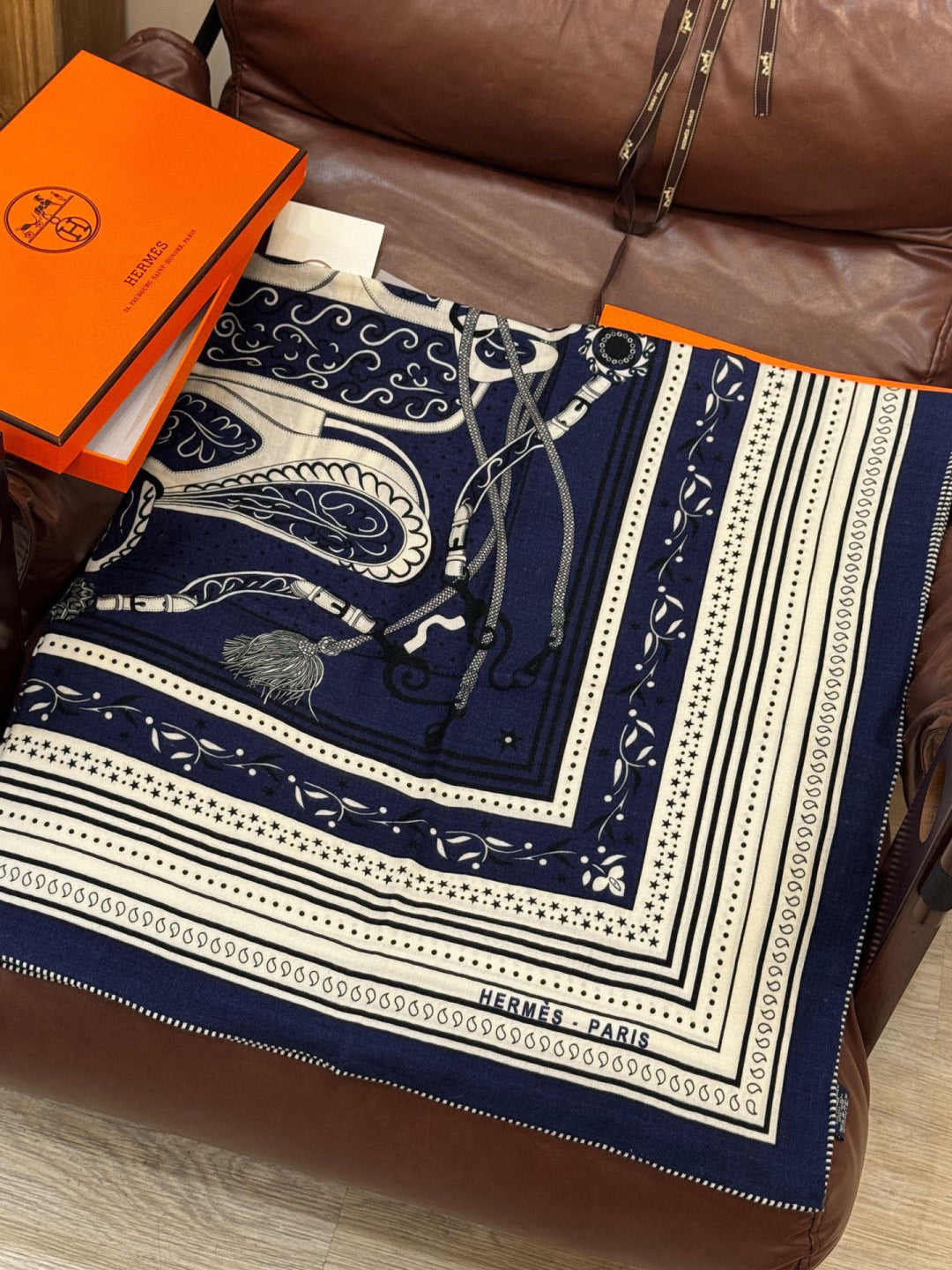 HERMES HERMES 25S SCARF 140 IN SILK CASERE 991681