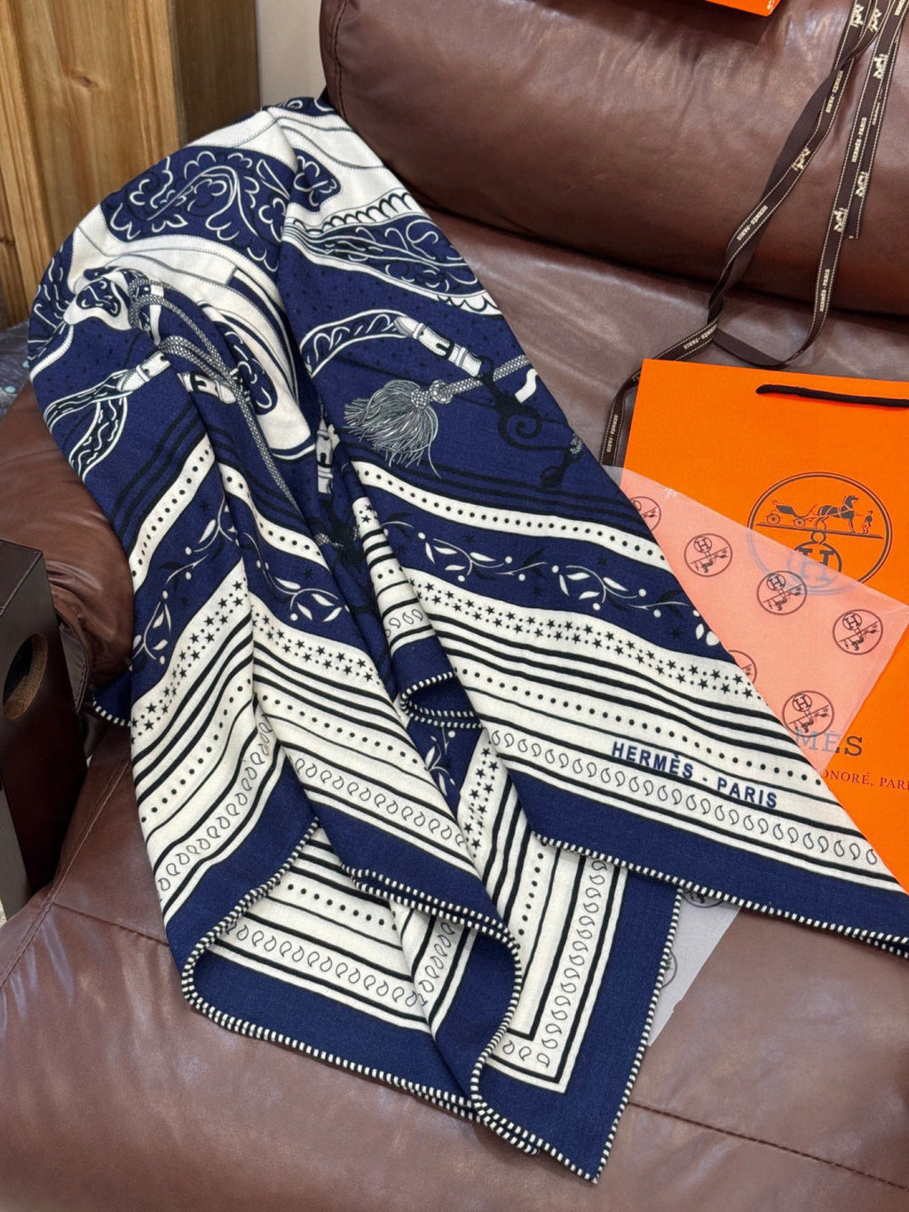 HERMES HERMES 25S SCARF 140 IN SILK CASERE 991681