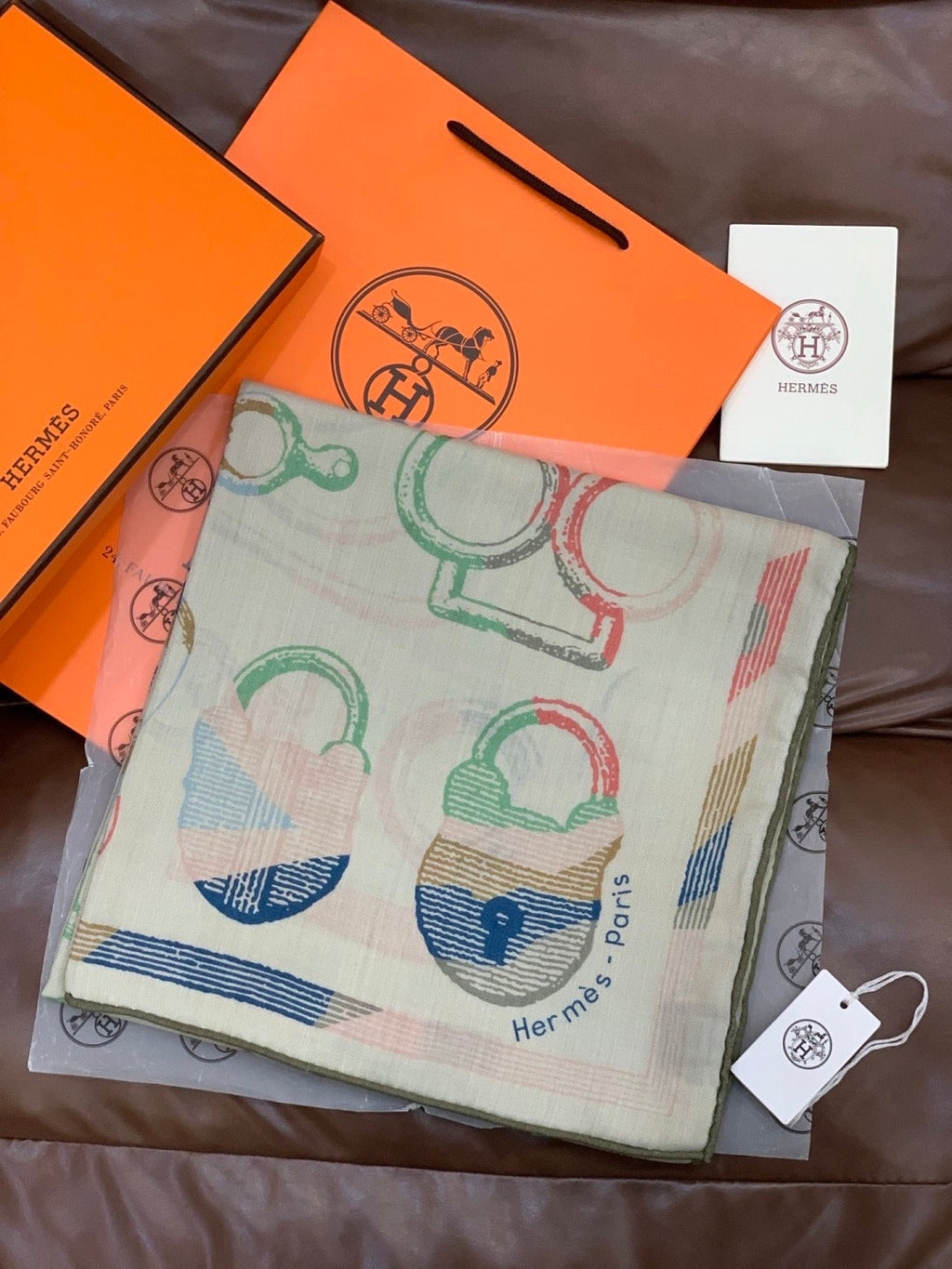 HERMES HERMES 25S SCARF 137 IN SILK CASERE 991689