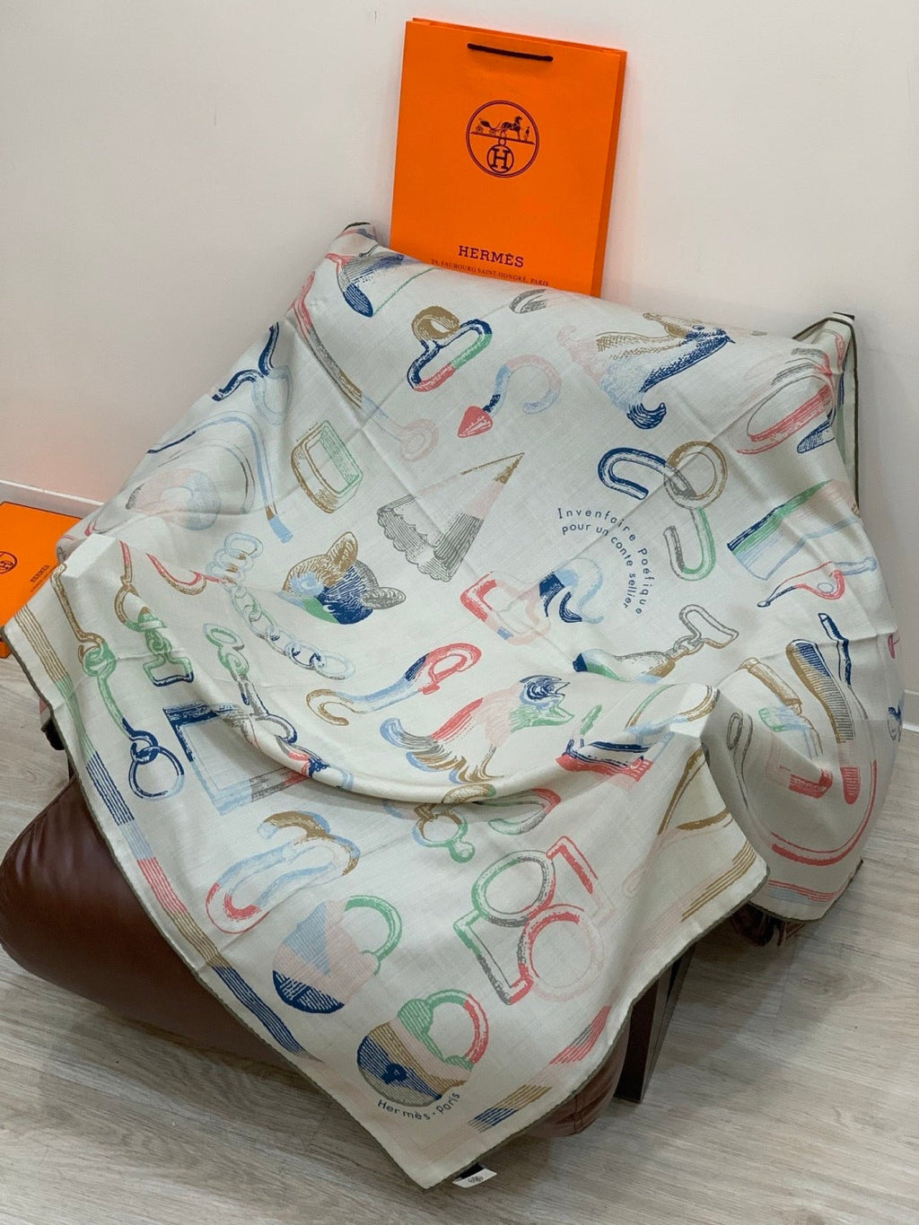 HERMES HERMES 25S SCARF 137 IN SILK CASERE 991689