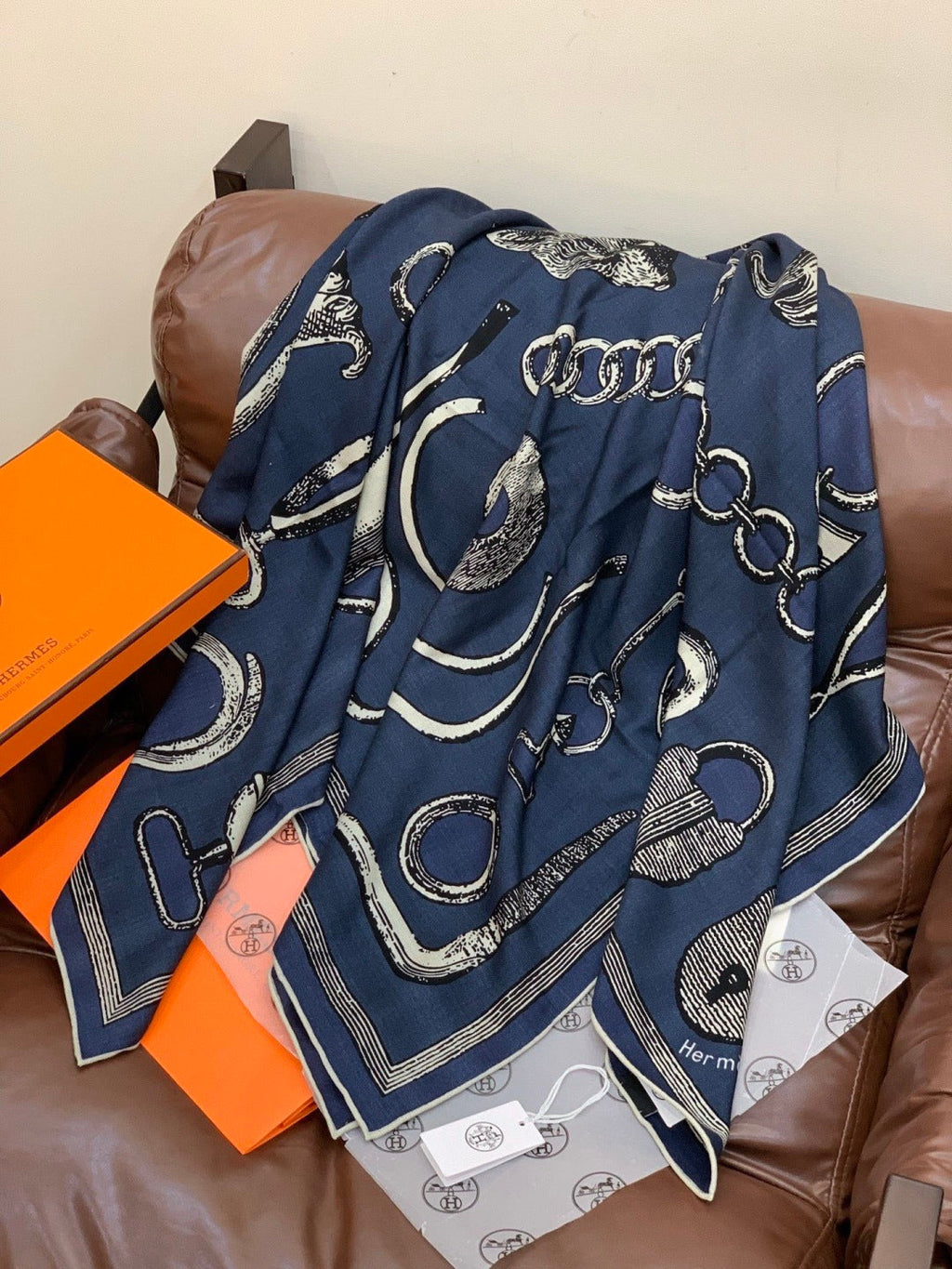 HERMES HERMES 25S SCARF 137 IN SILK CASERE 991690