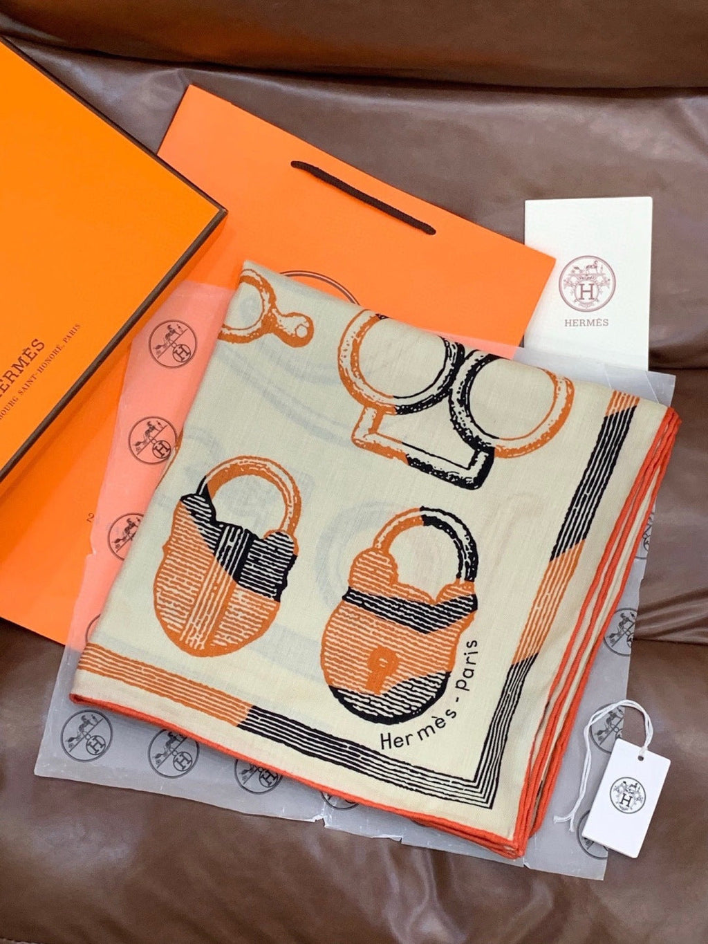 HERMES HERMES 25S SCARF 137 IN SILK CASERE 991692