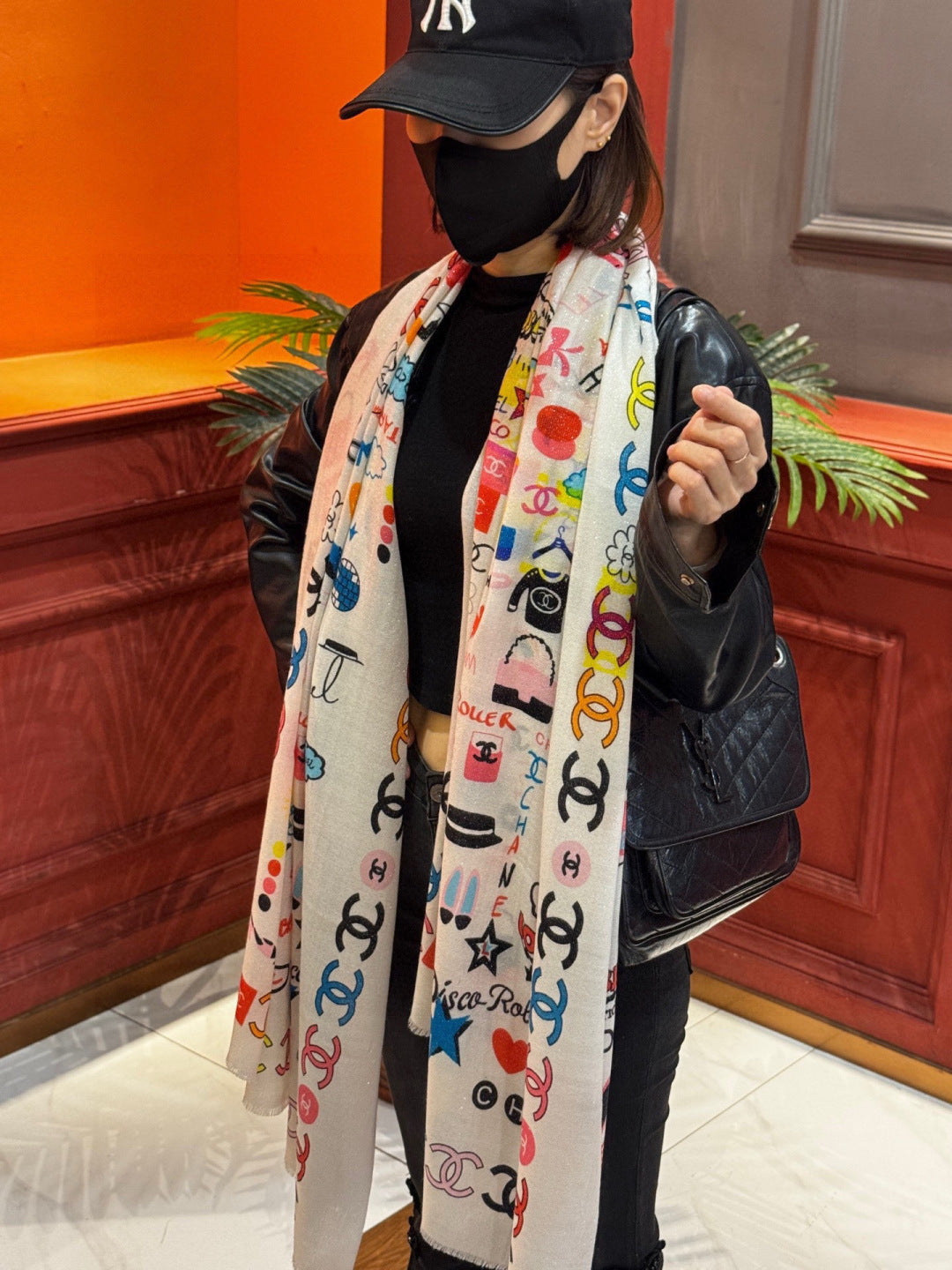 CHANEL 25S SCARF 200 IN LINEN 991722