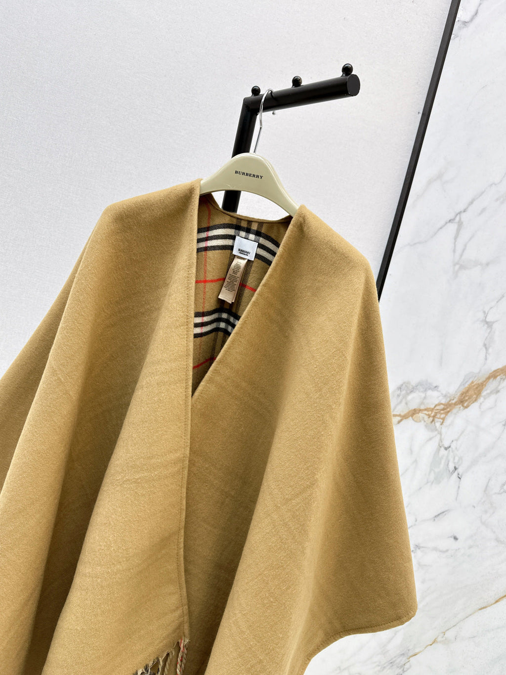 BURBERRY 25S KNITTED SHAWL 067