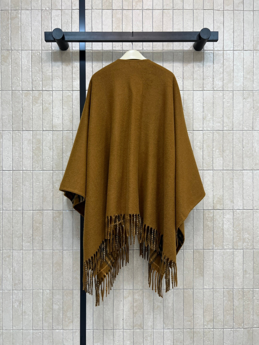 BURBERRY 25S FRINGED WOOL SHAWL 4866