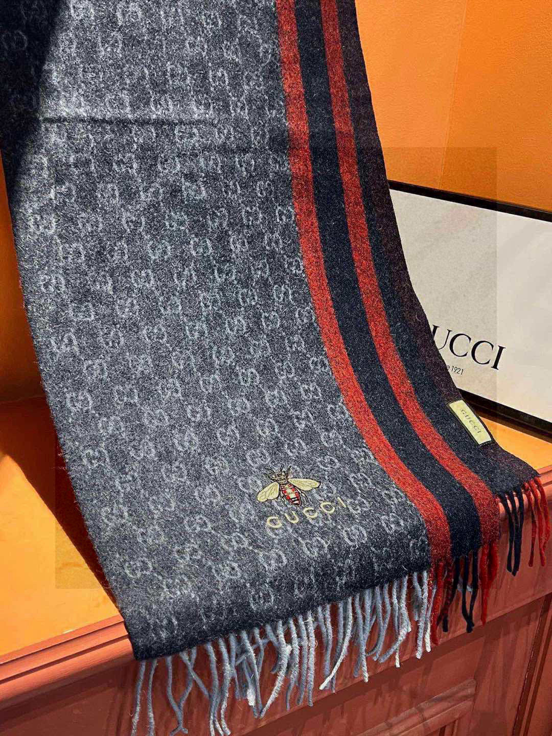 CHANEL 25S SCARF 190 IN CASHMERE 718528