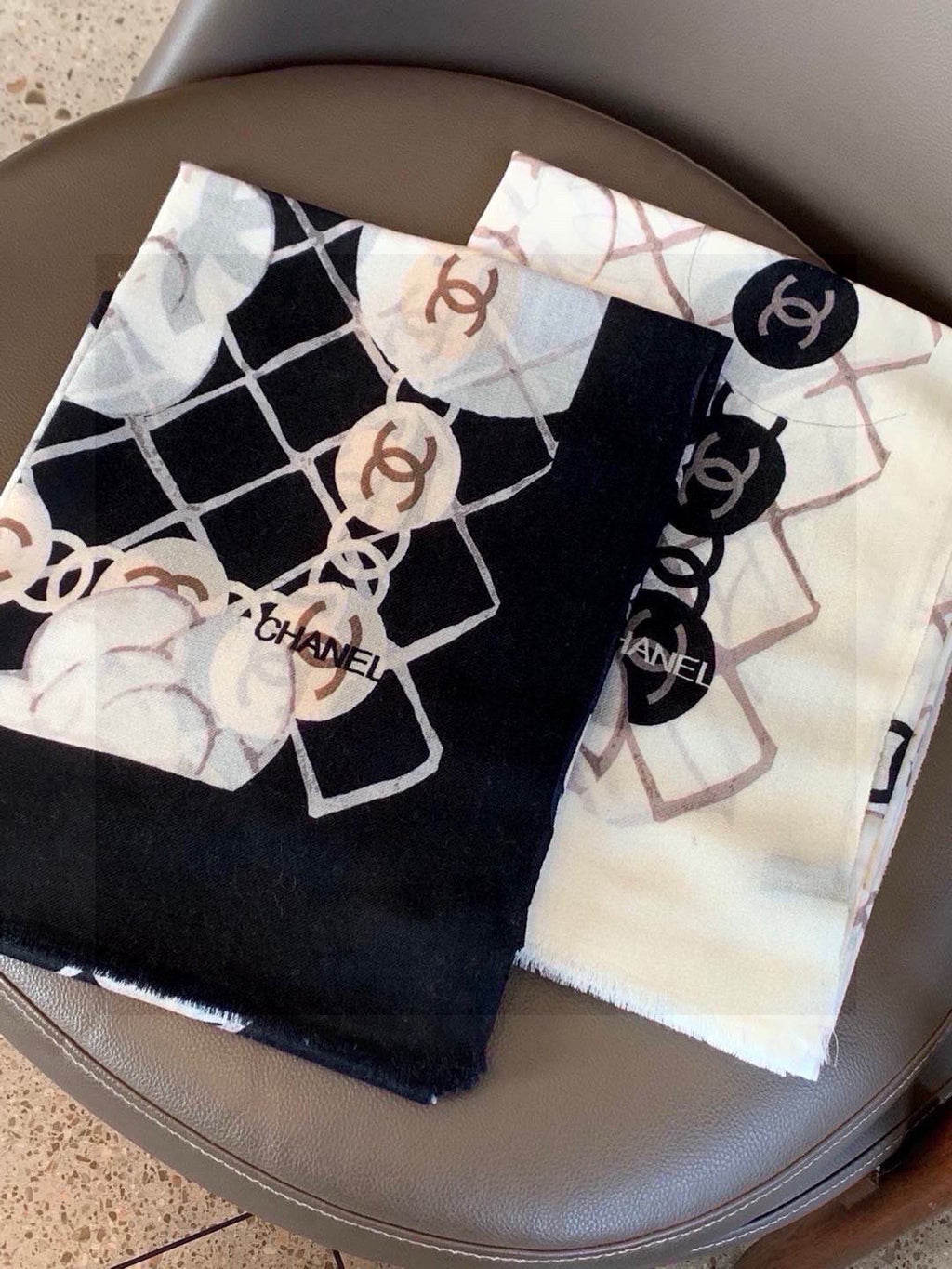 HERMES HERMES 25S SCARF 200 IN SILK 724721