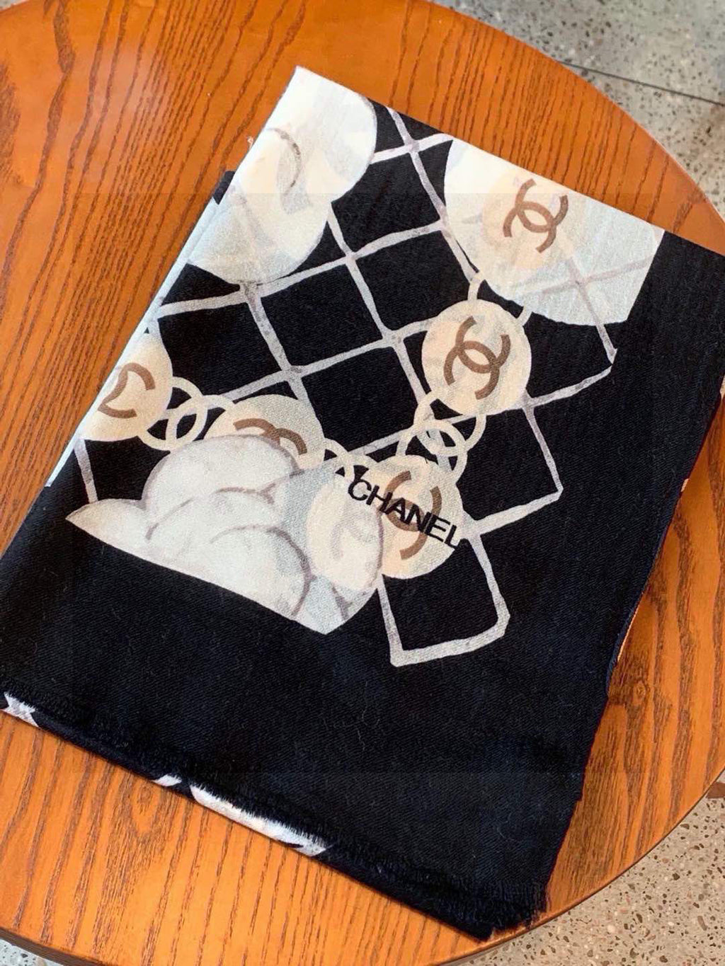 HERMES HERMES 25S SCARF 200 IN SILK 724721