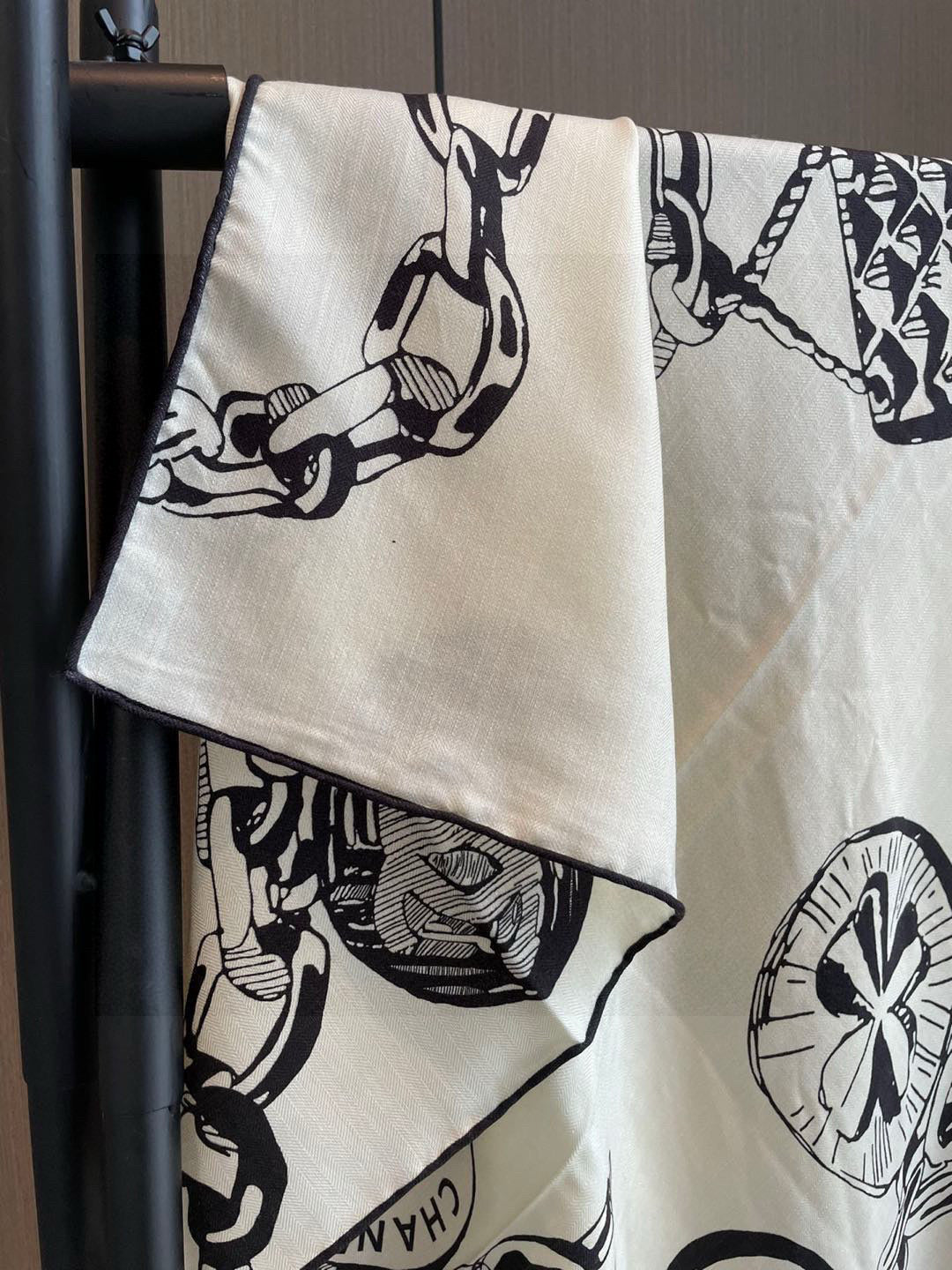 CHANEL 25S SCARF 140 IN CASHMERE SILK 733892