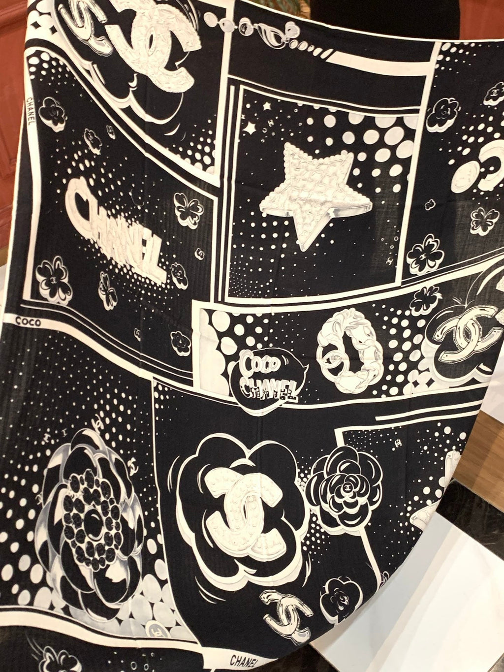 CHANEL 25S SCARF 140 CM IN CASHMERE SILK 941831