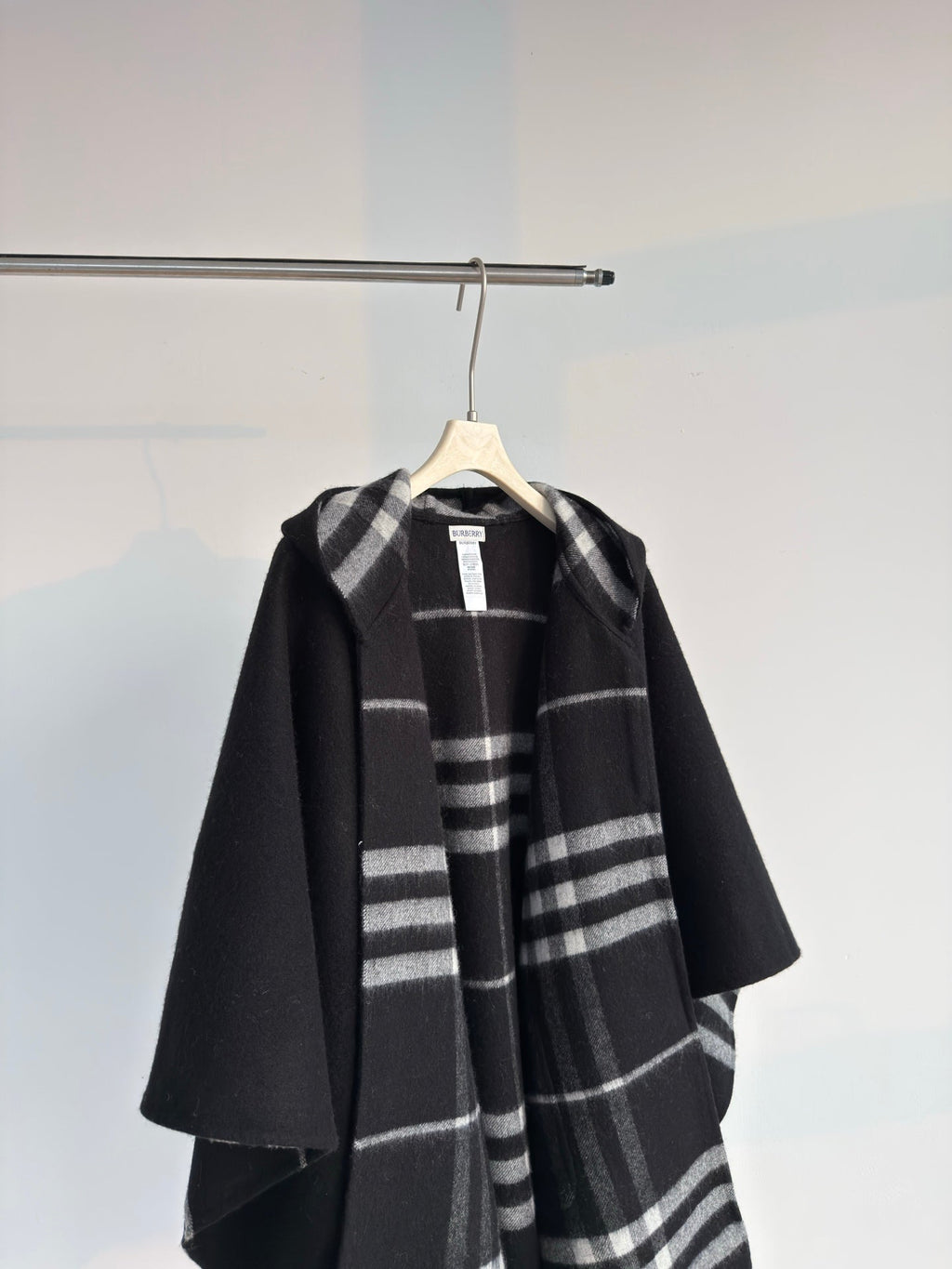 BURBERRY 25S SHAWL 184