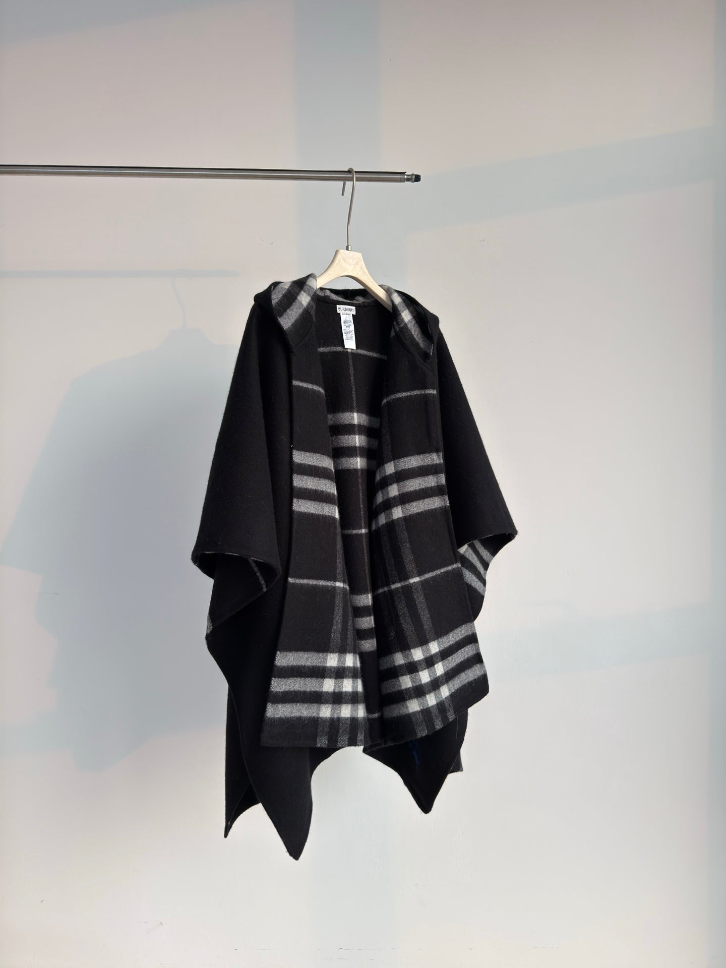 BURBERRY 25S SHAWL 184