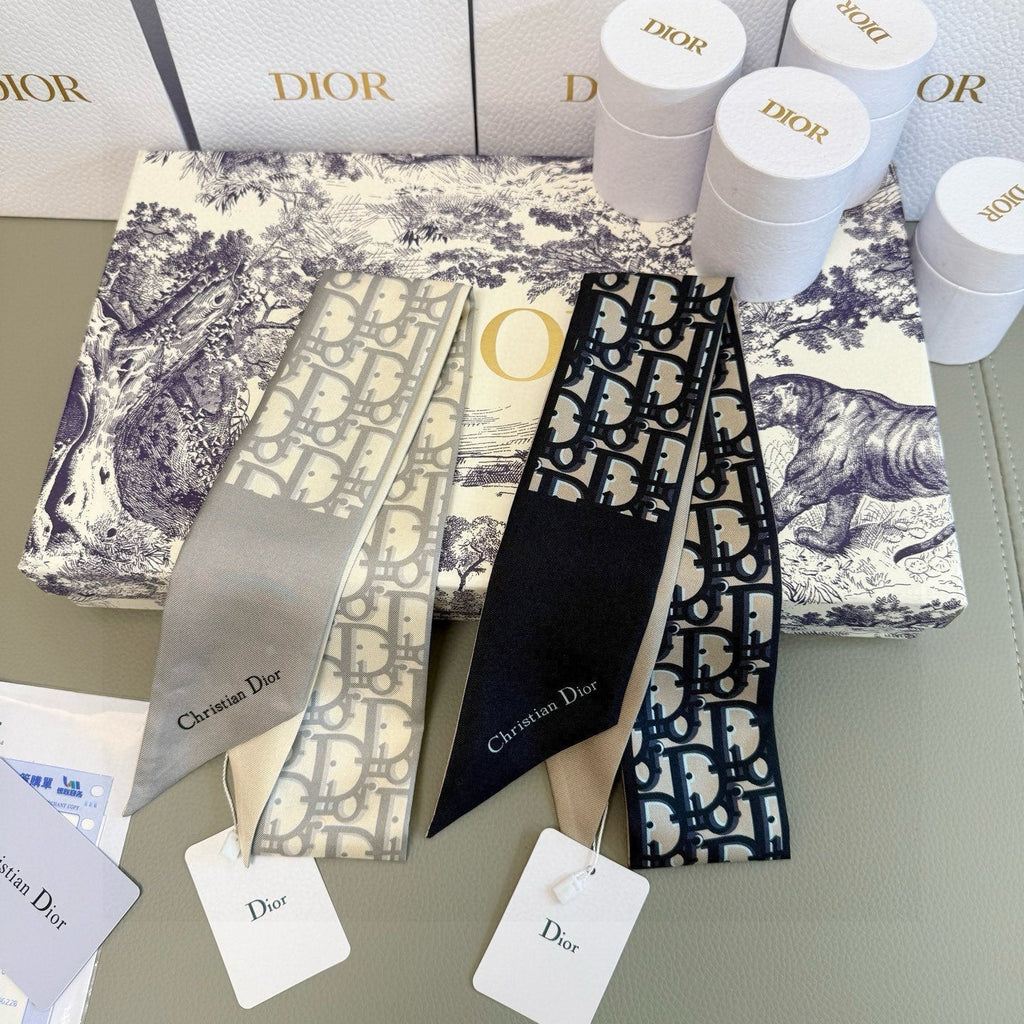 DIOR TWILLY 100 CM IN SILK 714358