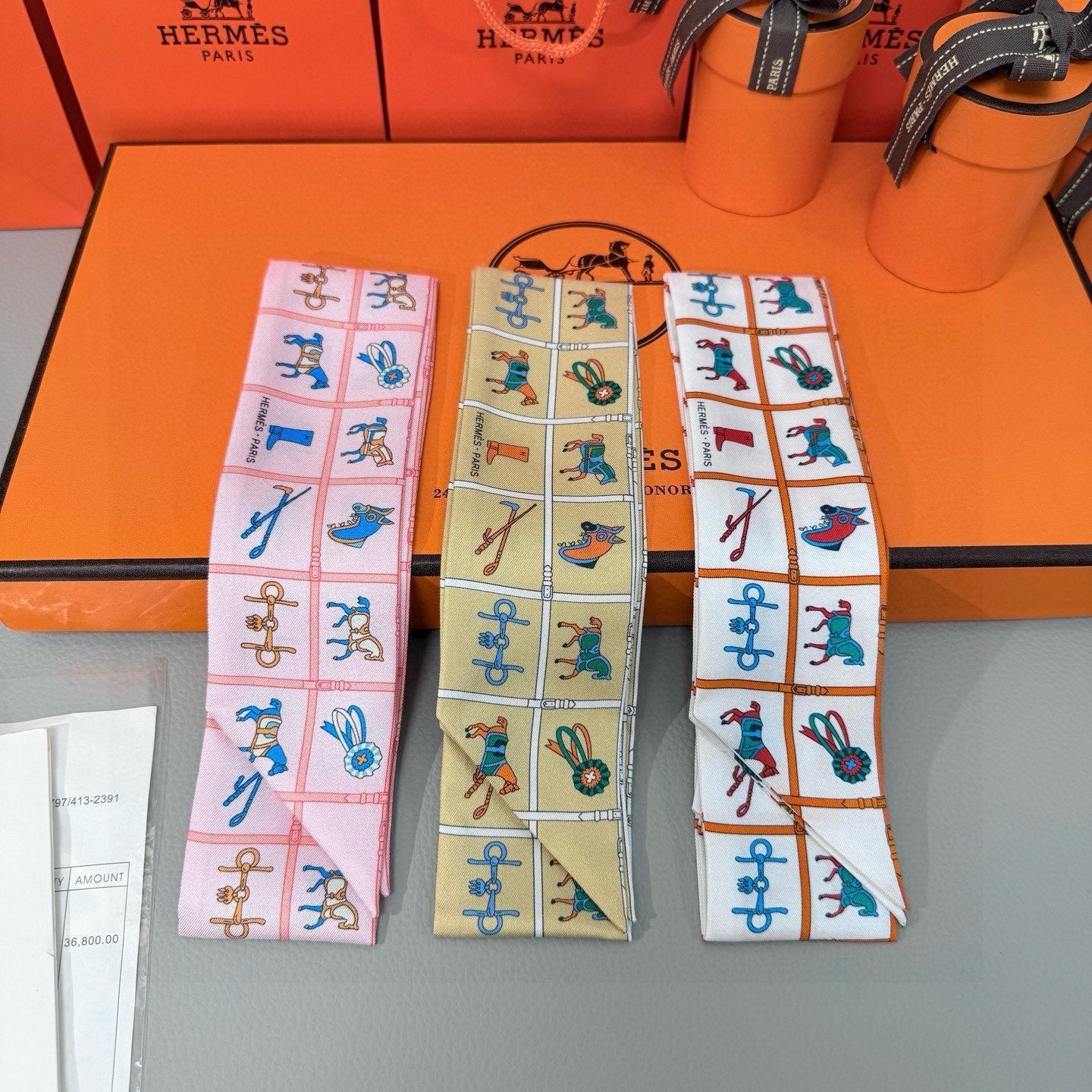 HERMES HERMES 25S SCARF 86 IN SILK 853137