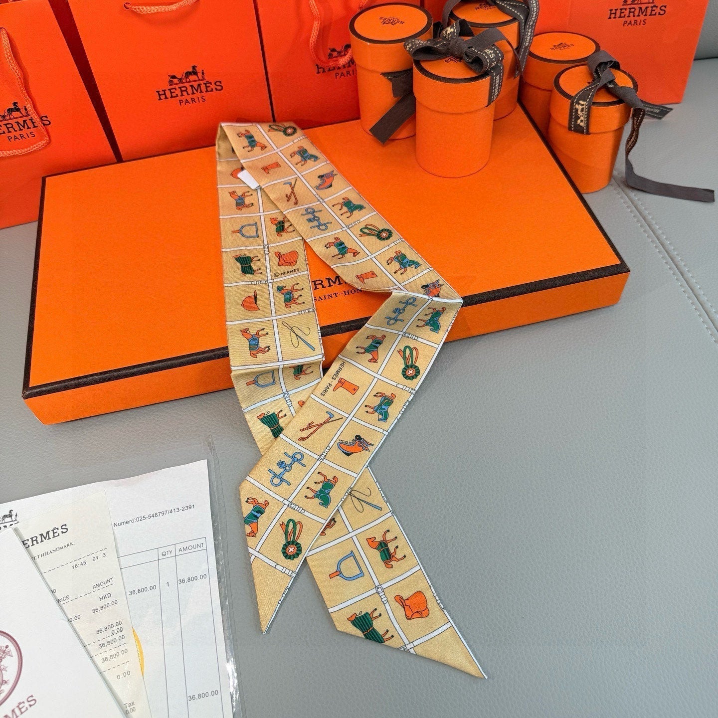 HERMES HERMES 25S SCARF 86 IN SILK 853137