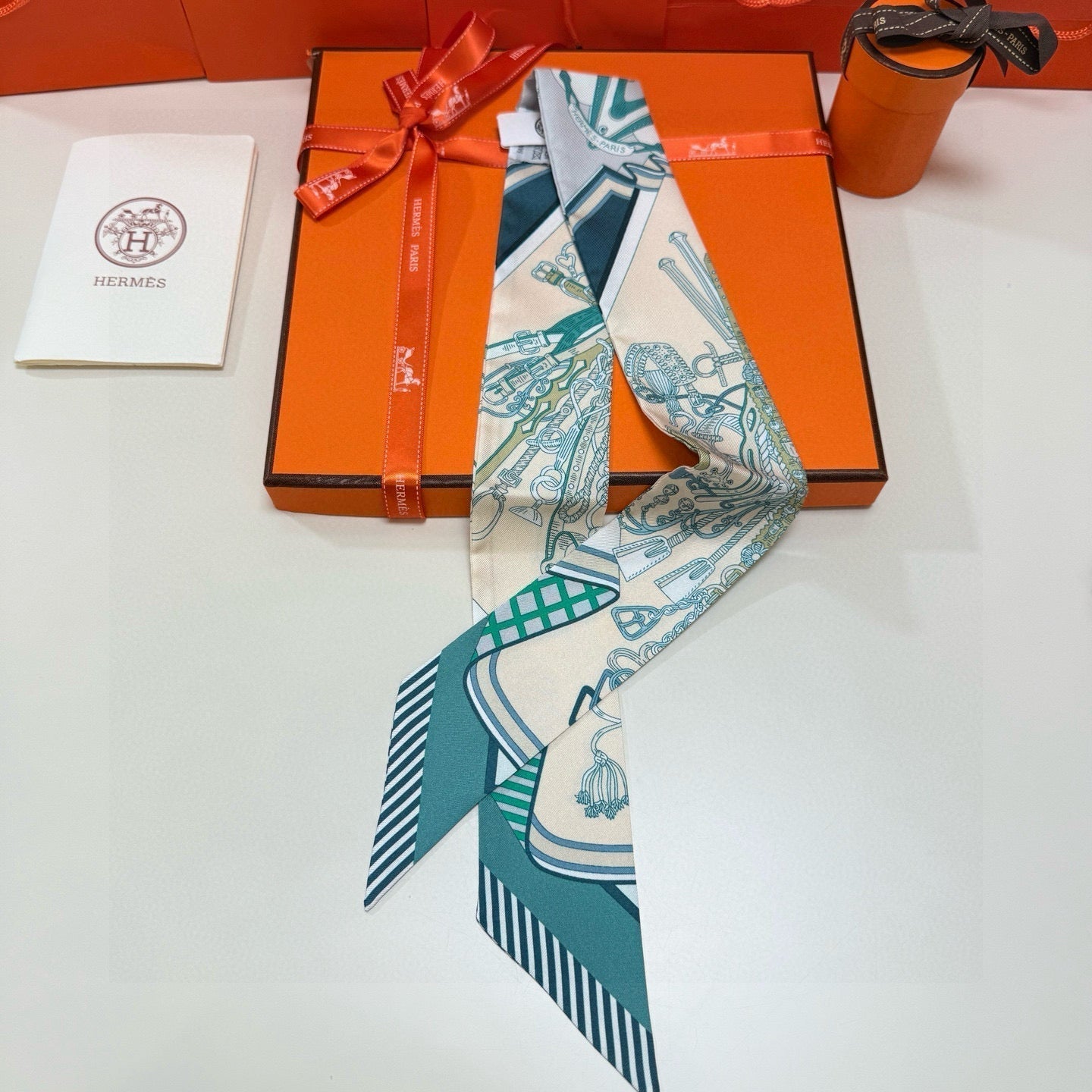 HERMES HERMES 25S SCARF 90 IN SILK 853145