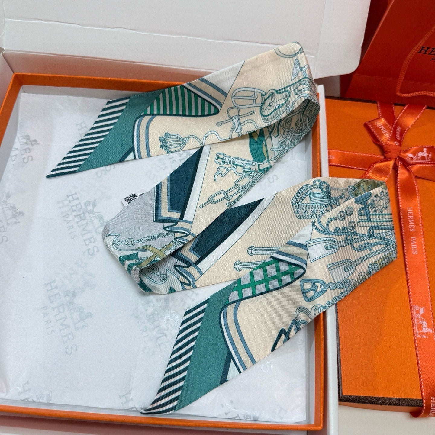 HERMES HERMES 25S SCARF 90 IN SILK 853145