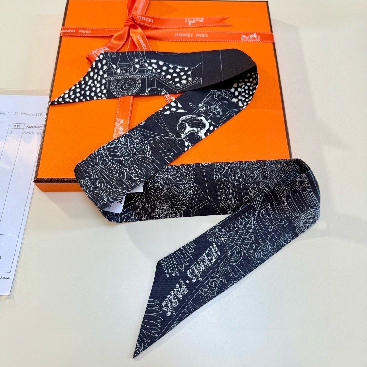 HERMES HERMES 25S NECKERCHIEF 86 IN SILK 989357
