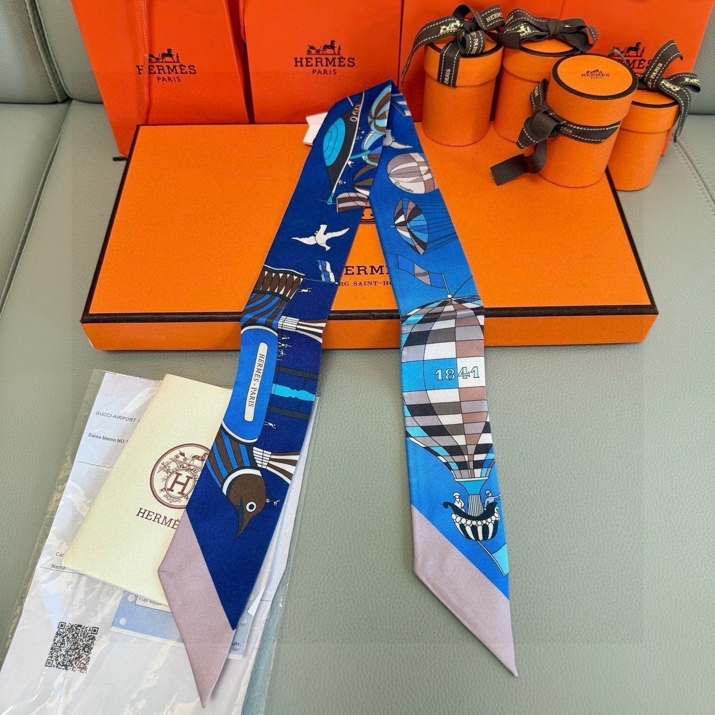 HERMES HERMES 25S NECKERCHIEF 86 IN SILK 991544