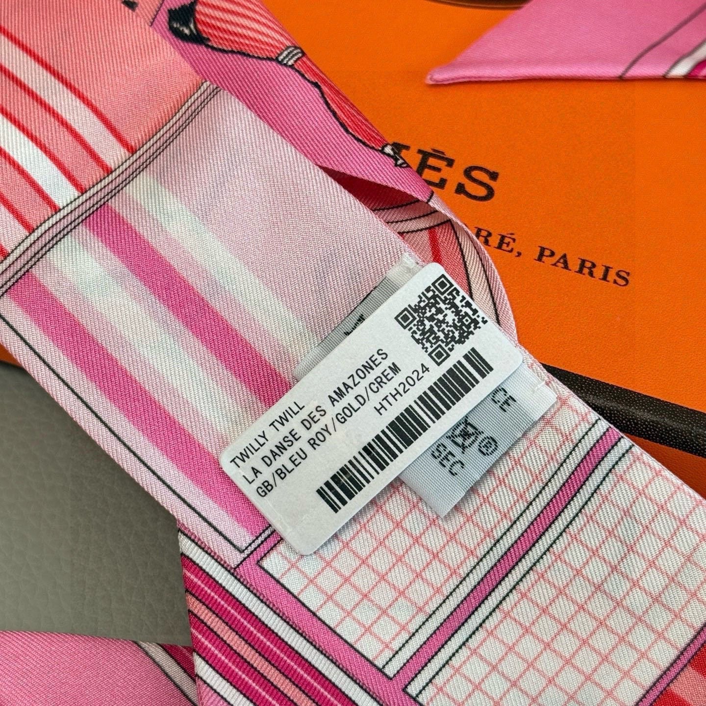 HERMES HERMES 25S NECKERCHIEF 86 IN SILK 991553