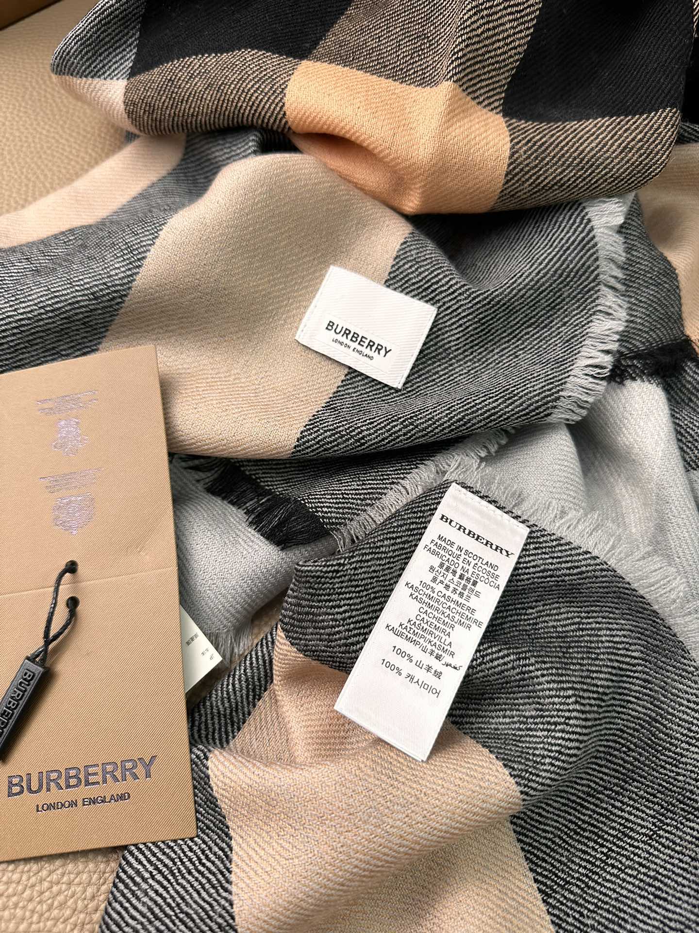 BURBERRY BBR SCARF 200 CM IN CASHMERE 474278