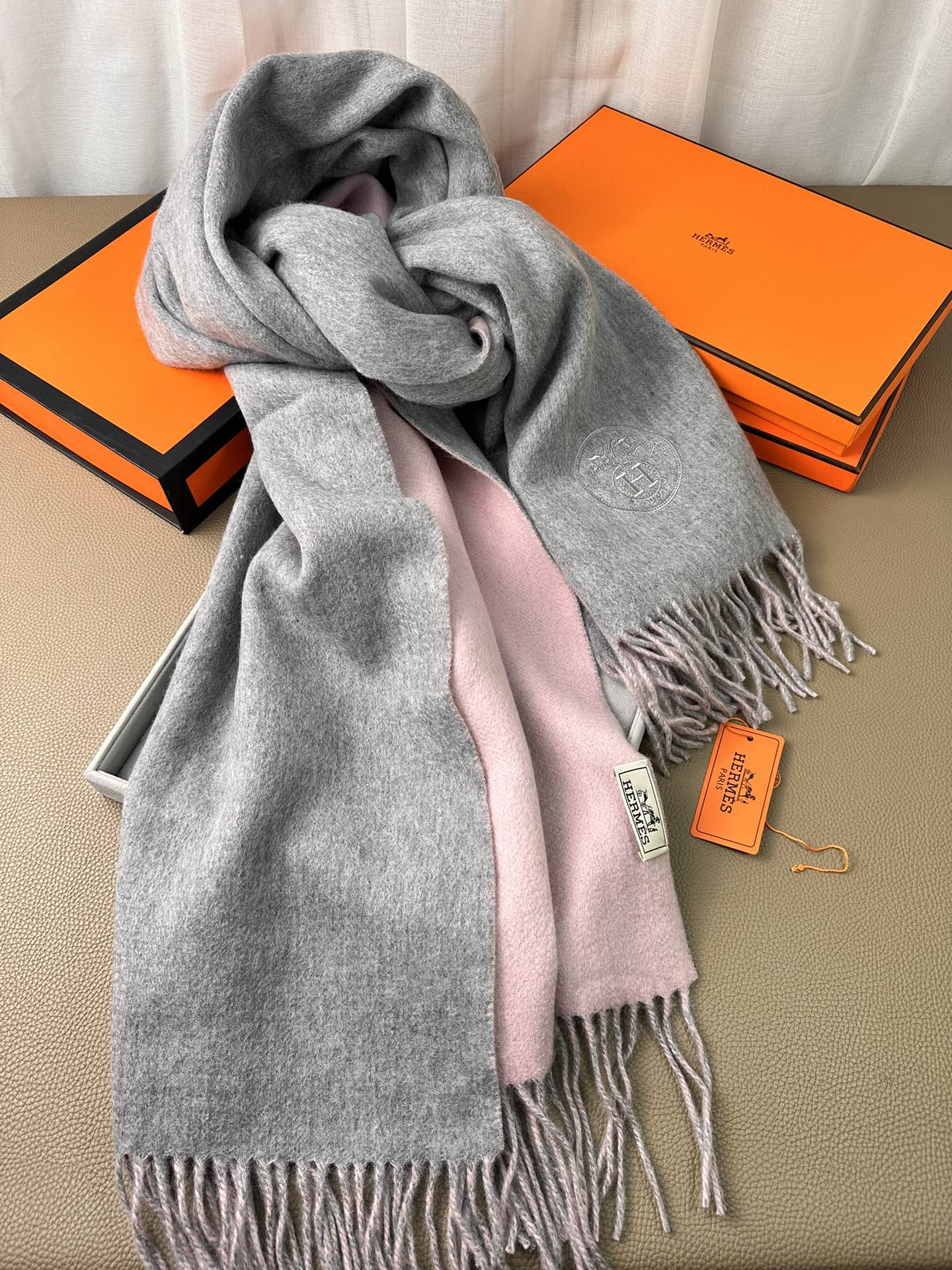 HERMES DOUBLE-FACE SCARF 200 CM IN LIGHT PINK AND GREY CASERE