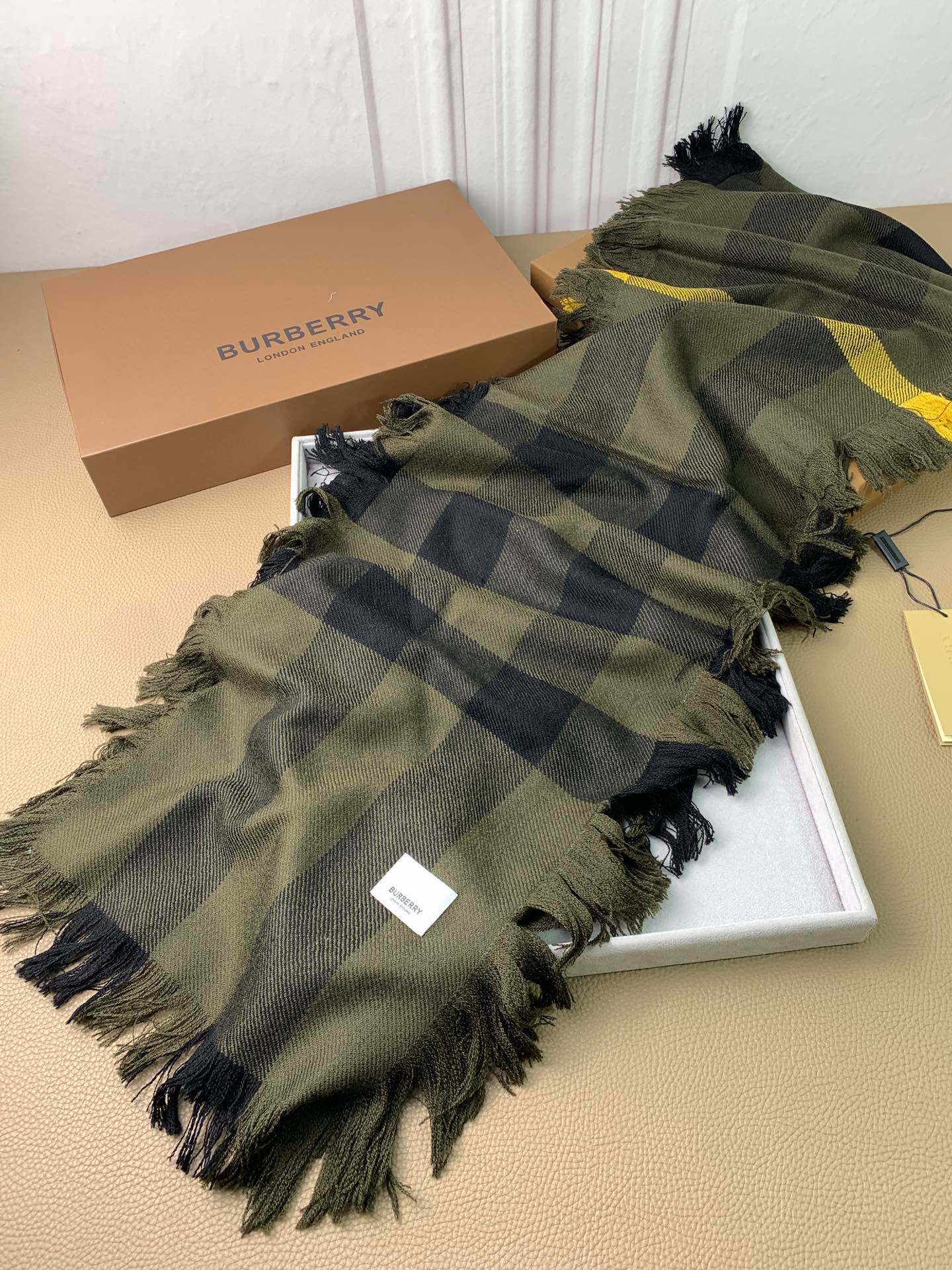 BURBERRY BBR SCARF 240 CM IN CASHMERE 508525