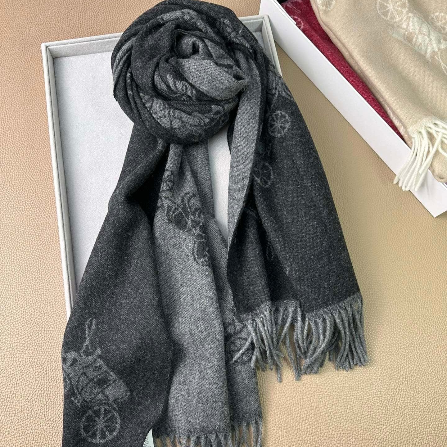 COACH HORSE & CARRIAGE PRINT SCARF 195 CM IN BLACK WOOL 375242