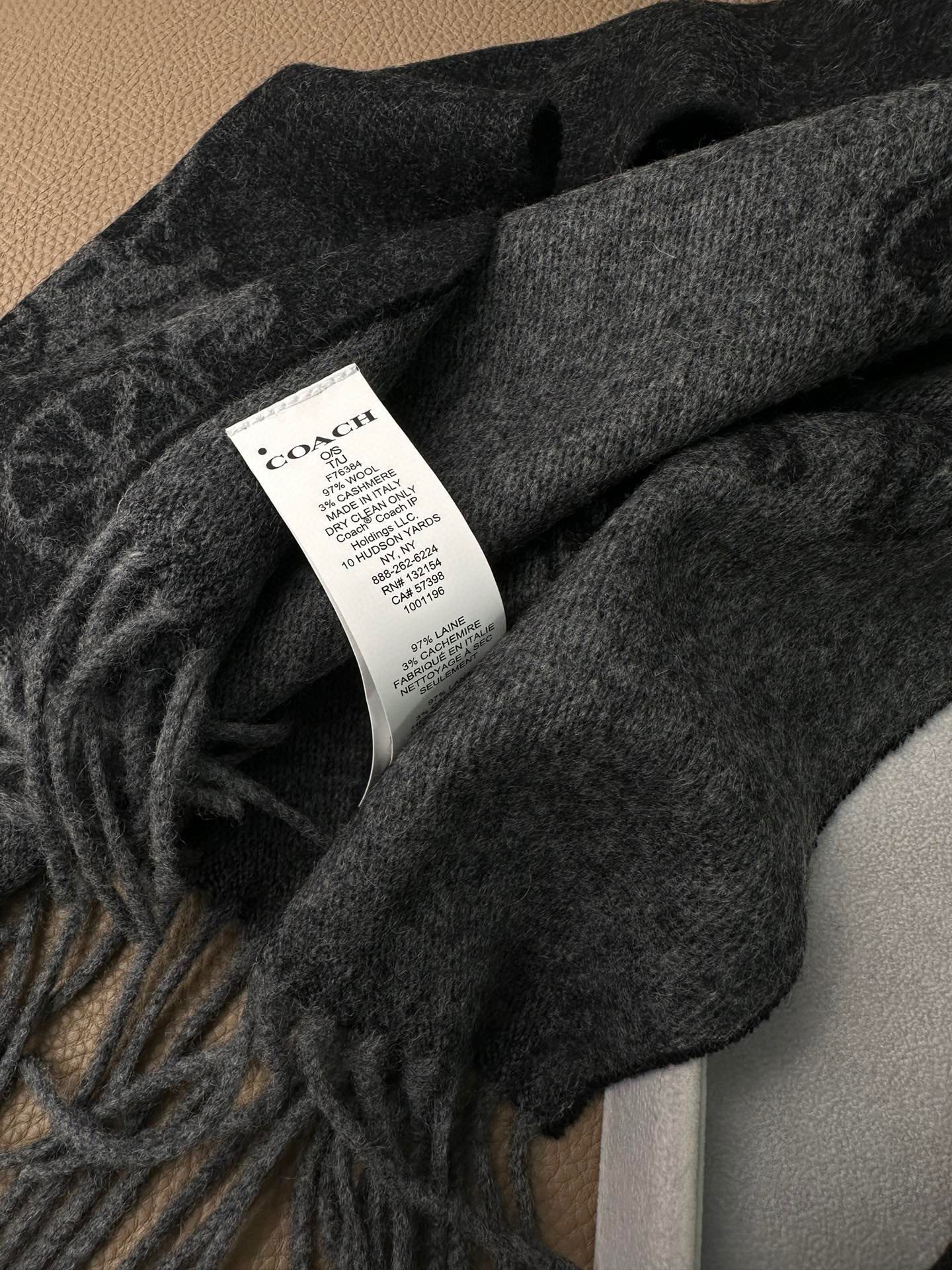 COACH HORSE & CARRIAGE PRINT SCARF 195 CM IN BLACK WOOL 375242