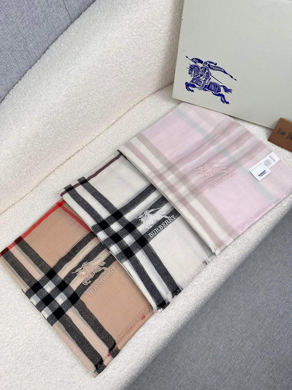 BURBERRY BBR SCARF 220 CM IN CASHMERE 490971
