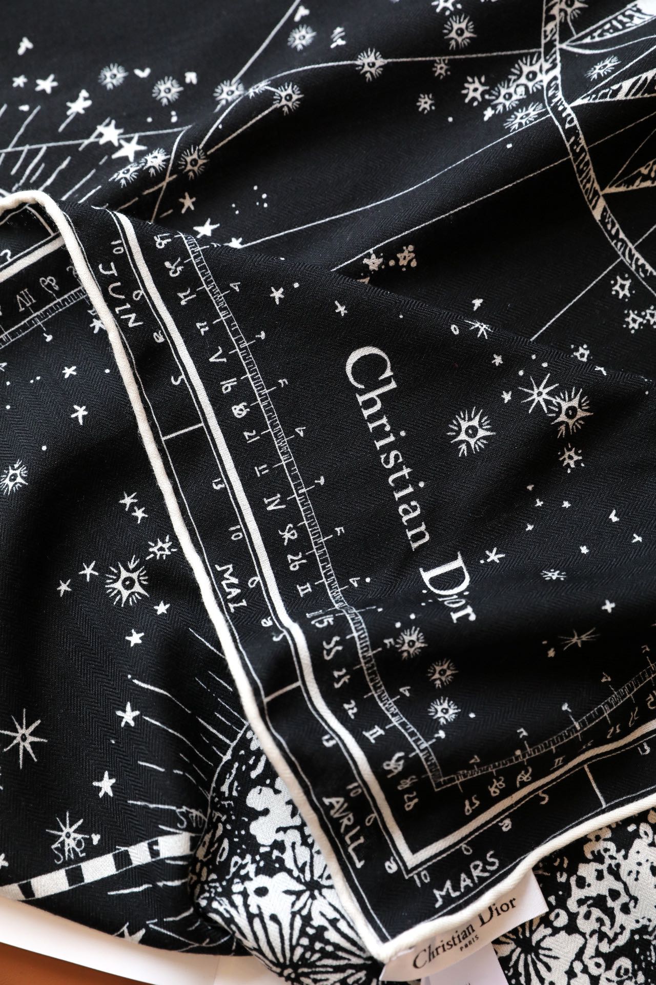 DIOR SQUARE SCARF 140 CM IN BLACK MIX WHITE MONOGRAM SILK 393136