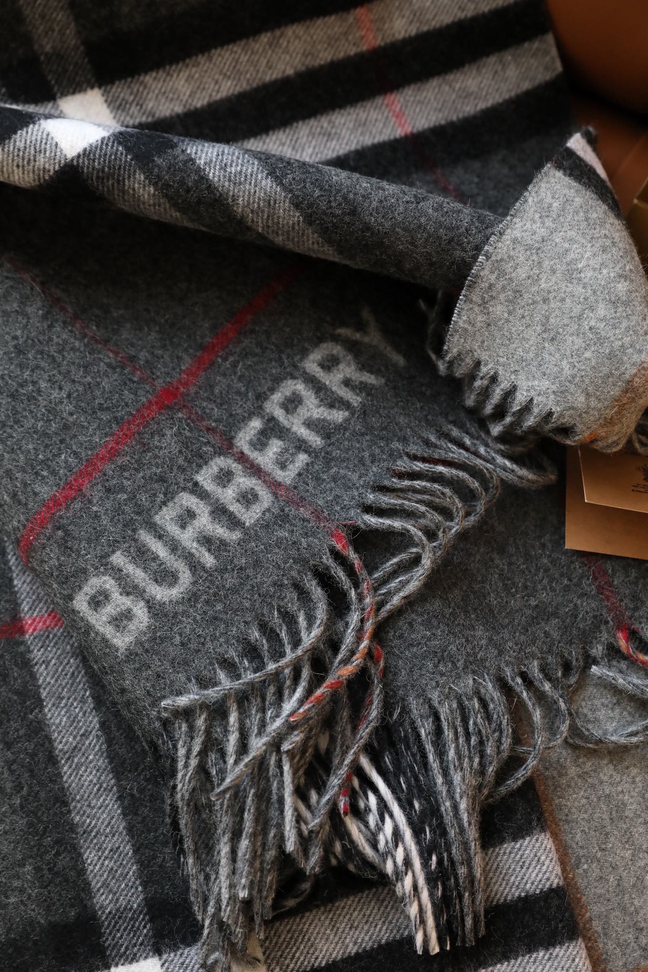 BURBERRY BBR SCARF 140 CM IN CASHMERE 732178