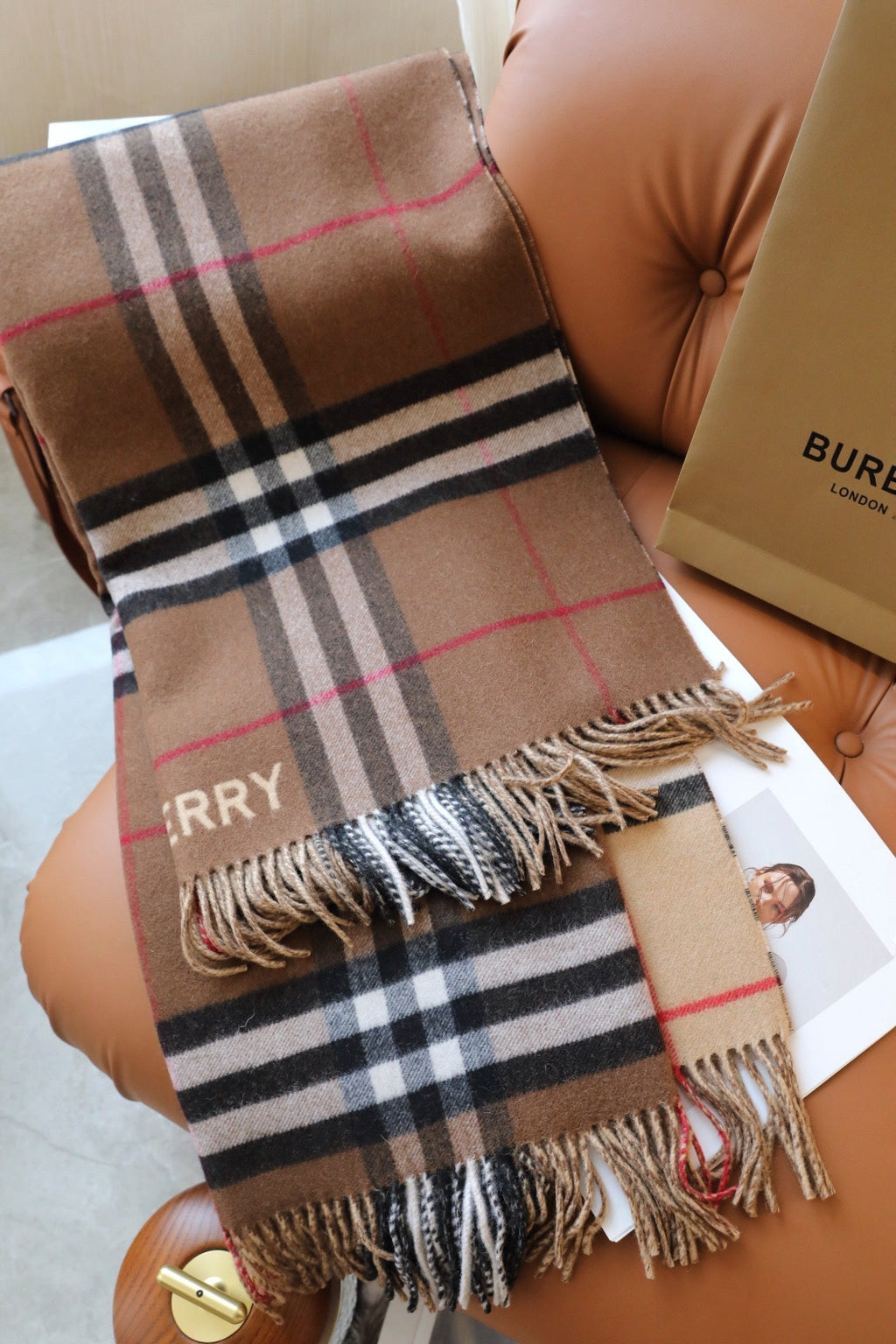 BURBERRY BBR SCARF 140 CM IN CASHMERE 732179