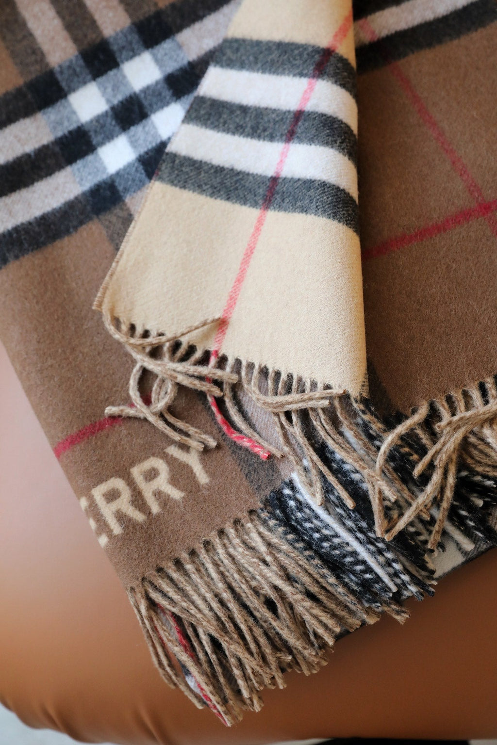BURBERRY BBR SCARF 140 CM IN CASHMERE 732179