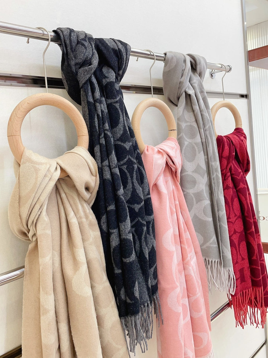 COACH CLASSIC MONOGRAM LOGO WOOL SCARF 195 CM FLAMINGO PINK 316253