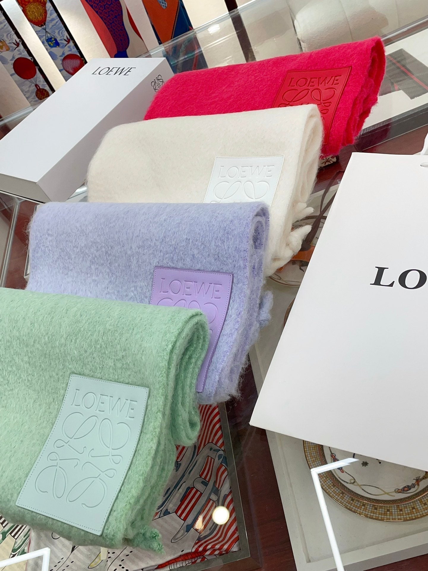 LOEWE SCARF 200 CM IN CHERRY RED MOHAIR 379800