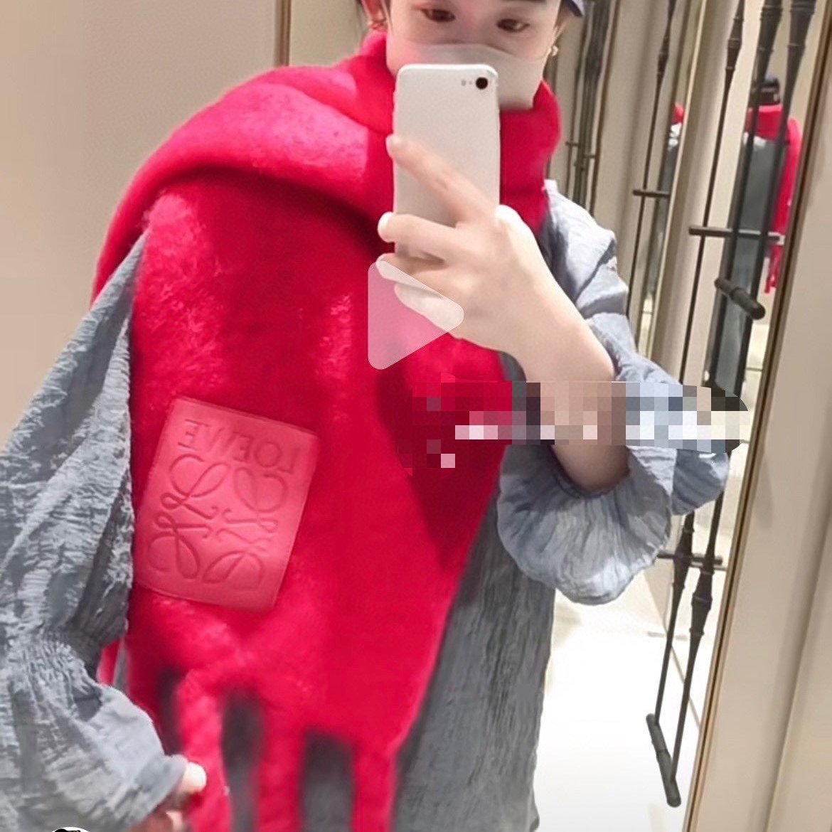 LOEWE SCARF 200 CM IN CHERRY RED MOHAIR 379800