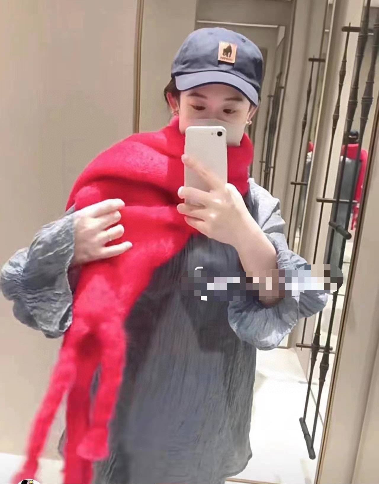 LOEWE SCARF 200 CM IN CHERRY RED MOHAIR 379800