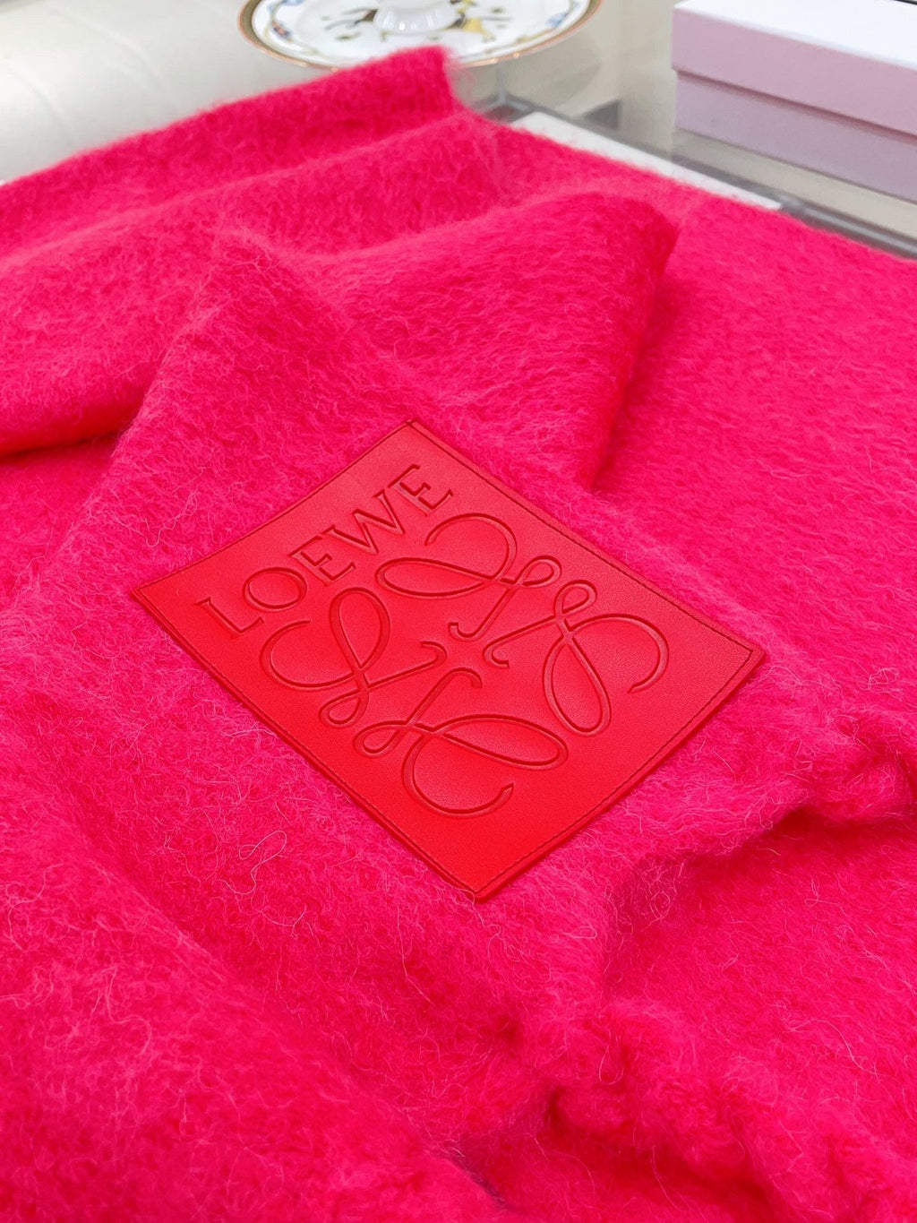 LOEWE SCARF 200 CM IN CHERRY RED MOHAIR 379800