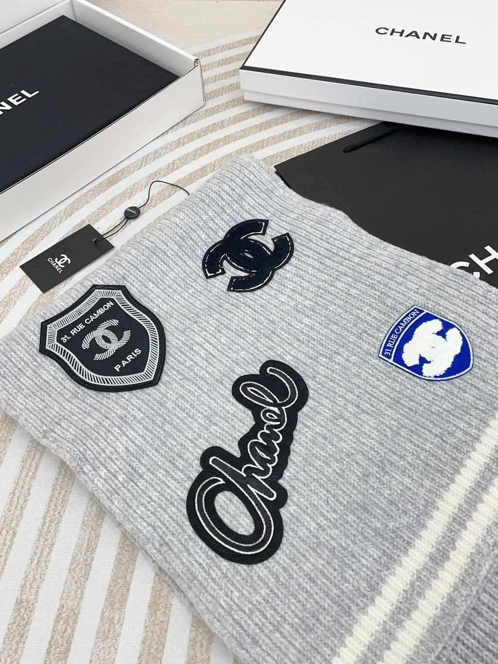 CHANEL SCARF 180 CM IN CLOUD GRAY PURE CASHMERE WITH STICKER 389999