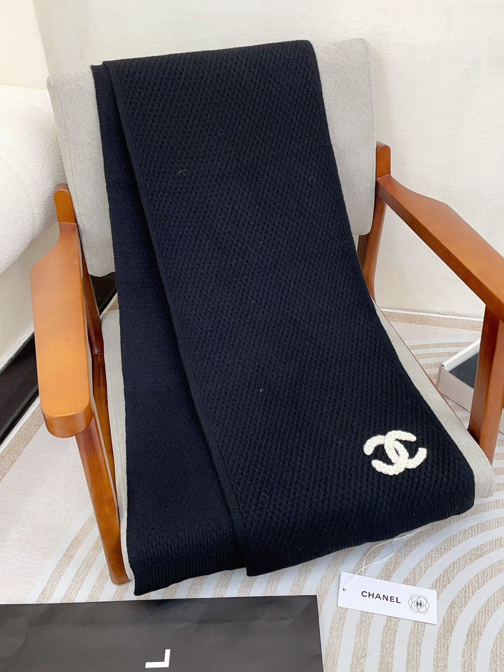 CHANEL SCARF 190 CM IN BLACK CASHMERE 393184