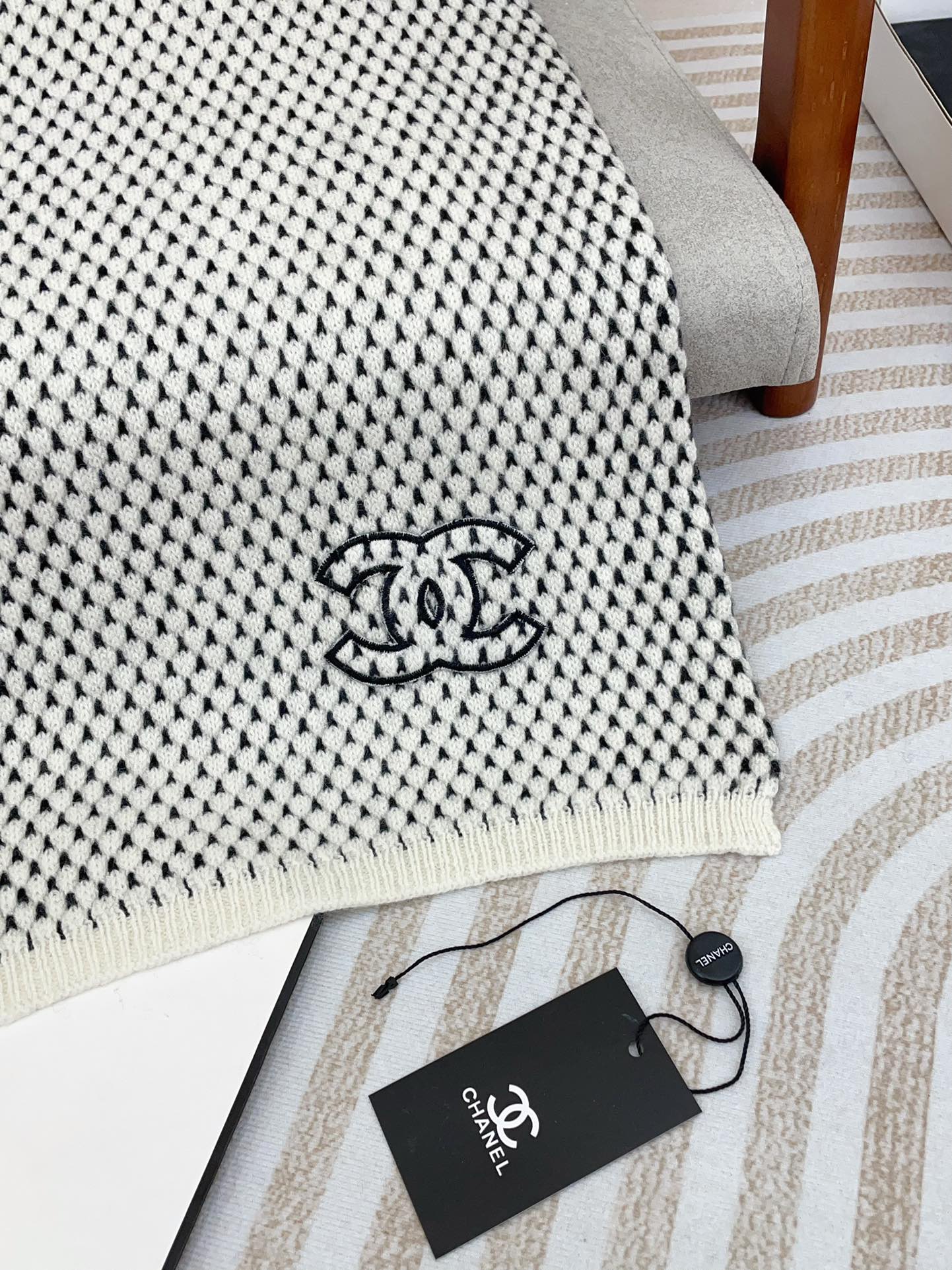 CHANEL SCARF 180 CM IN WHITE MIX BLACK CASHMERE  394592