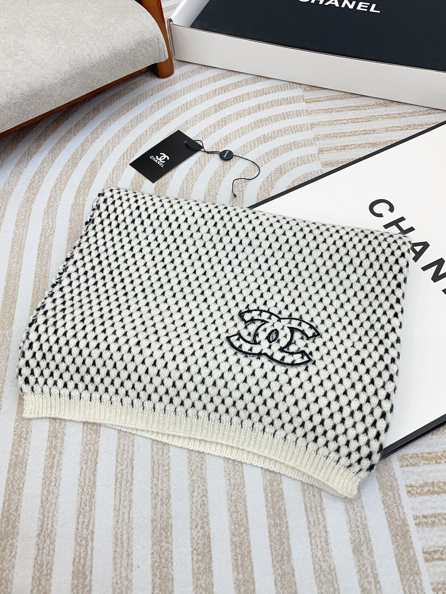 CHANEL SCARF 180 CM IN WHITE MIX BLACK CASHMERE  394592