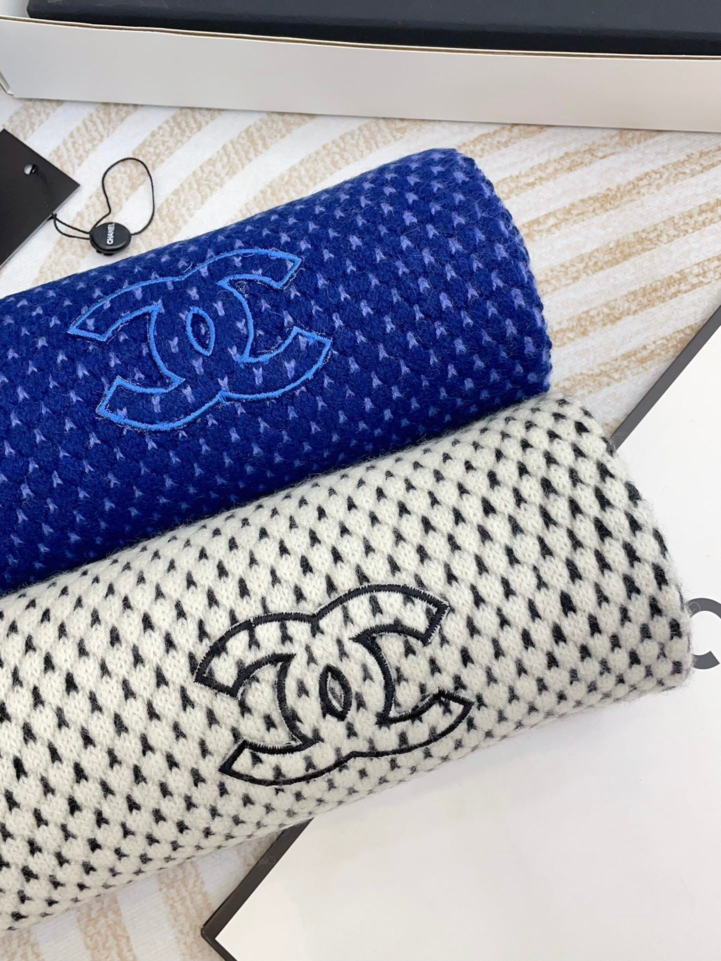 CHANEL SCARF 180 CM IN AZURE BLUE CASHMERE  394593