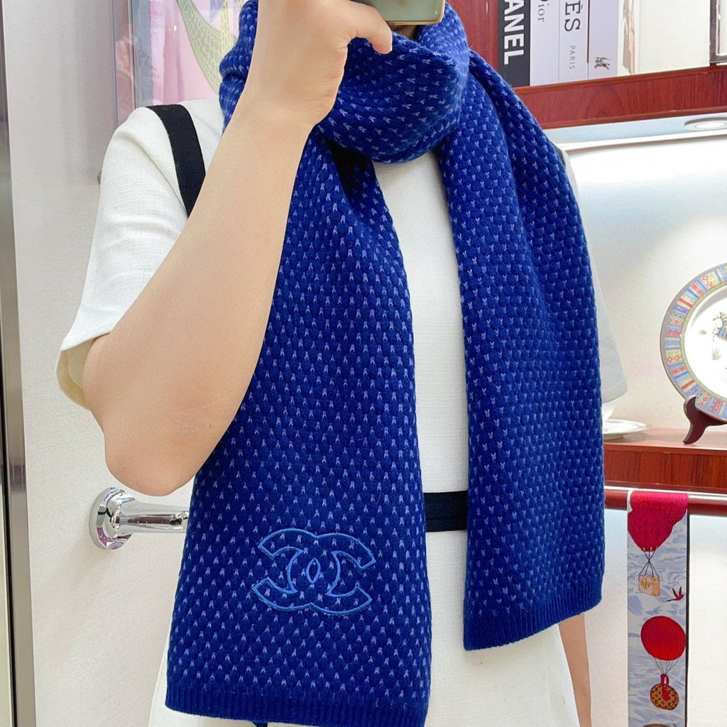 CHANEL SCARF 180 CM IN AZURE BLUE CASHMERE  394593